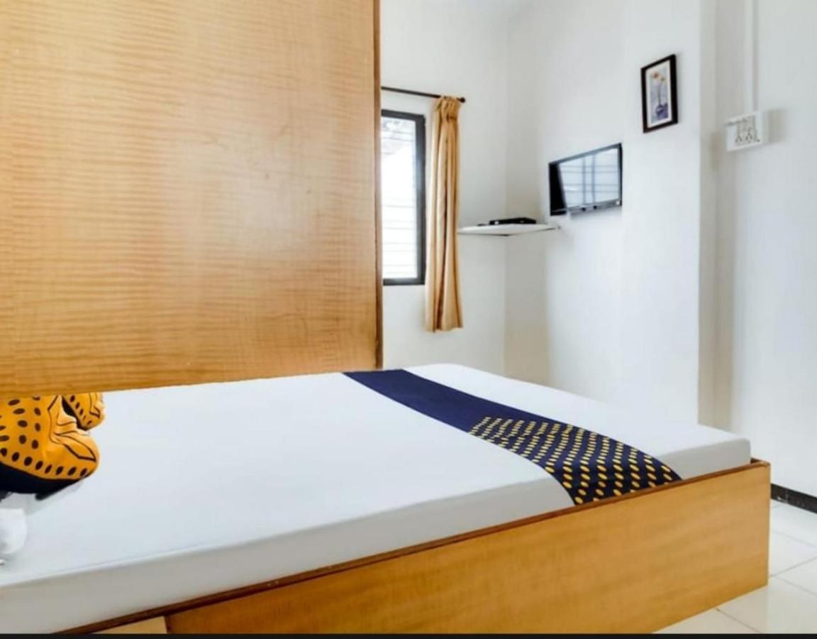 נאסיק Hotel Rahi מראה חיצוני תמונה