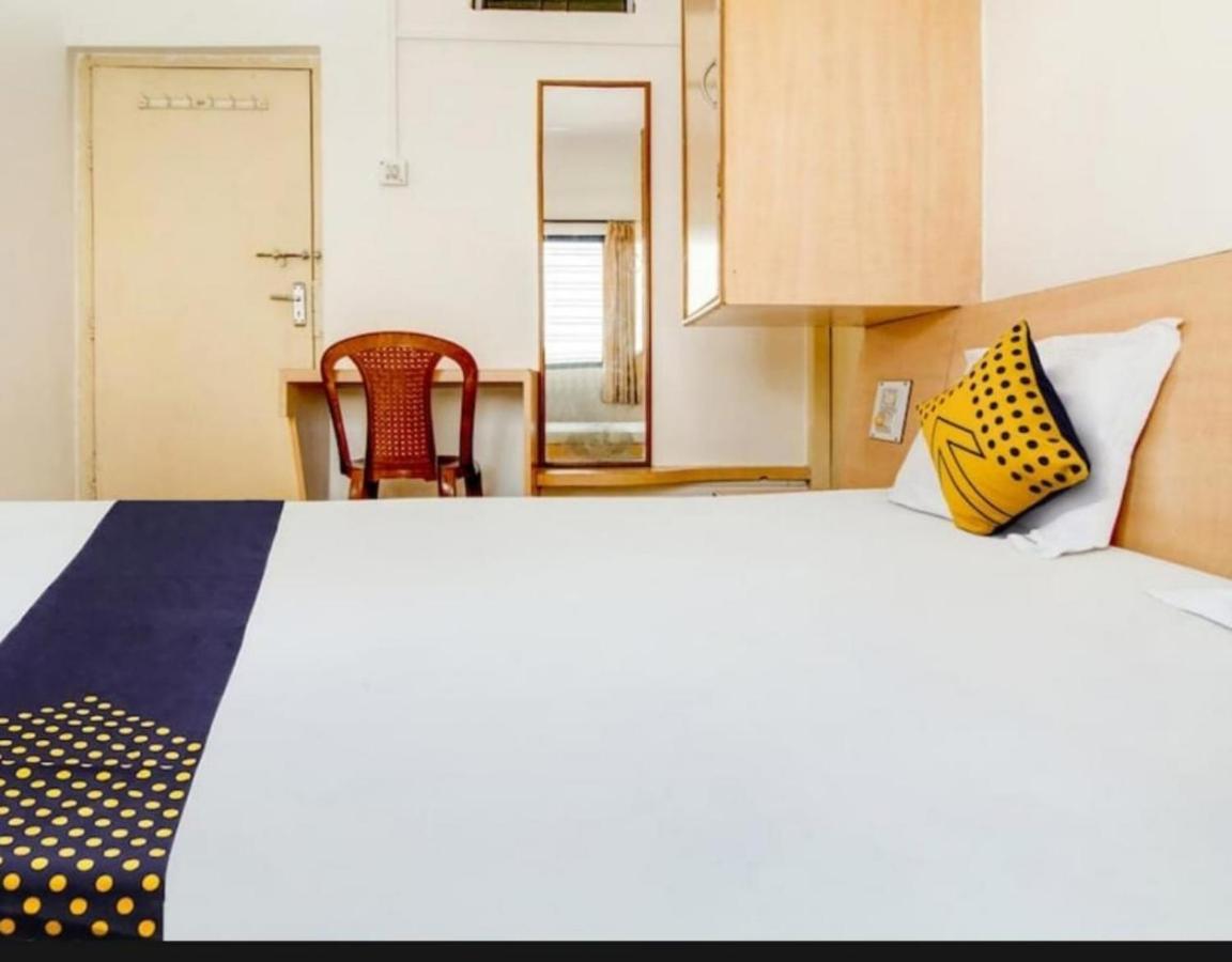 נאסיק Hotel Rahi מראה חיצוני תמונה