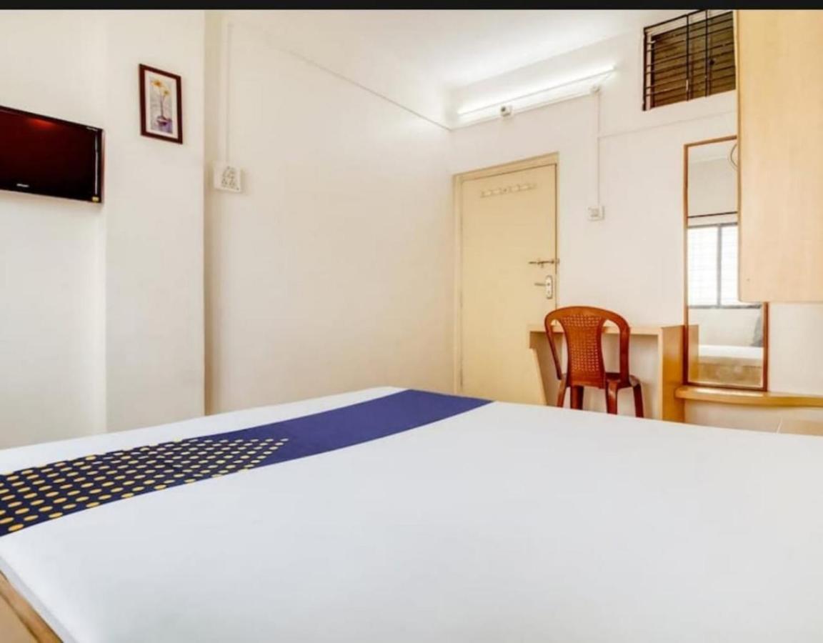 נאסיק Hotel Rahi מראה חיצוני תמונה