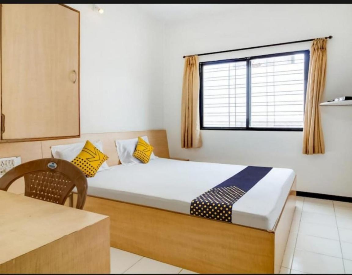 נאסיק Hotel Rahi מראה חיצוני תמונה