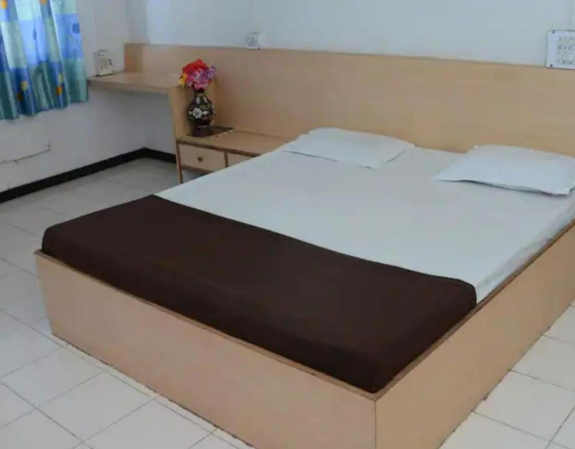 נאסיק Hotel Rahi מראה חיצוני תמונה