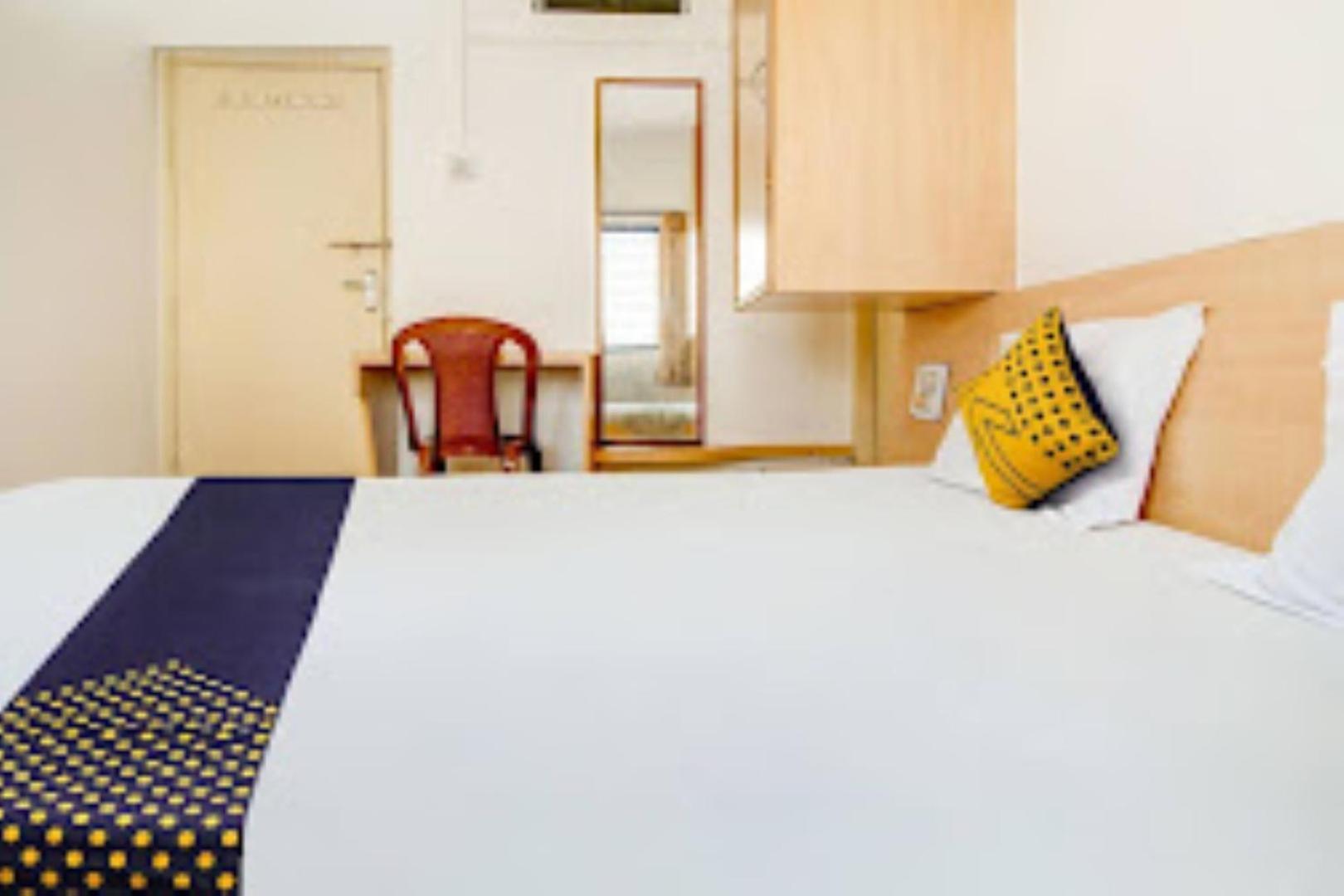 נאסיק Hotel Rahi מראה חיצוני תמונה