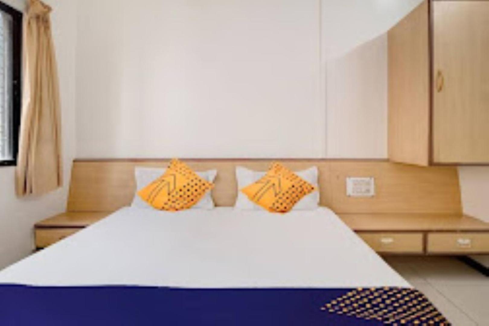 נאסיק Hotel Rahi מראה חיצוני תמונה