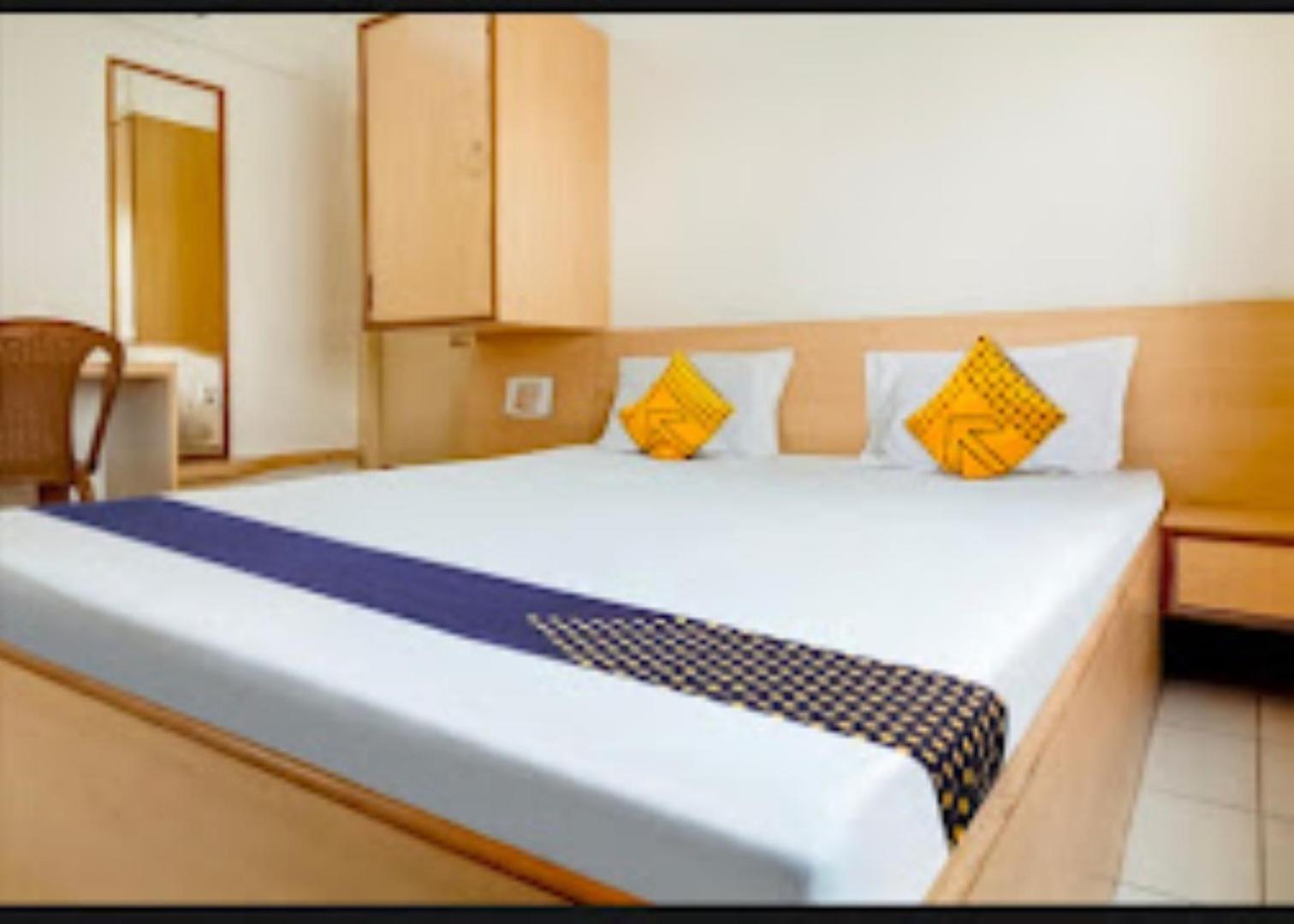 נאסיק Hotel Rahi מראה חיצוני תמונה