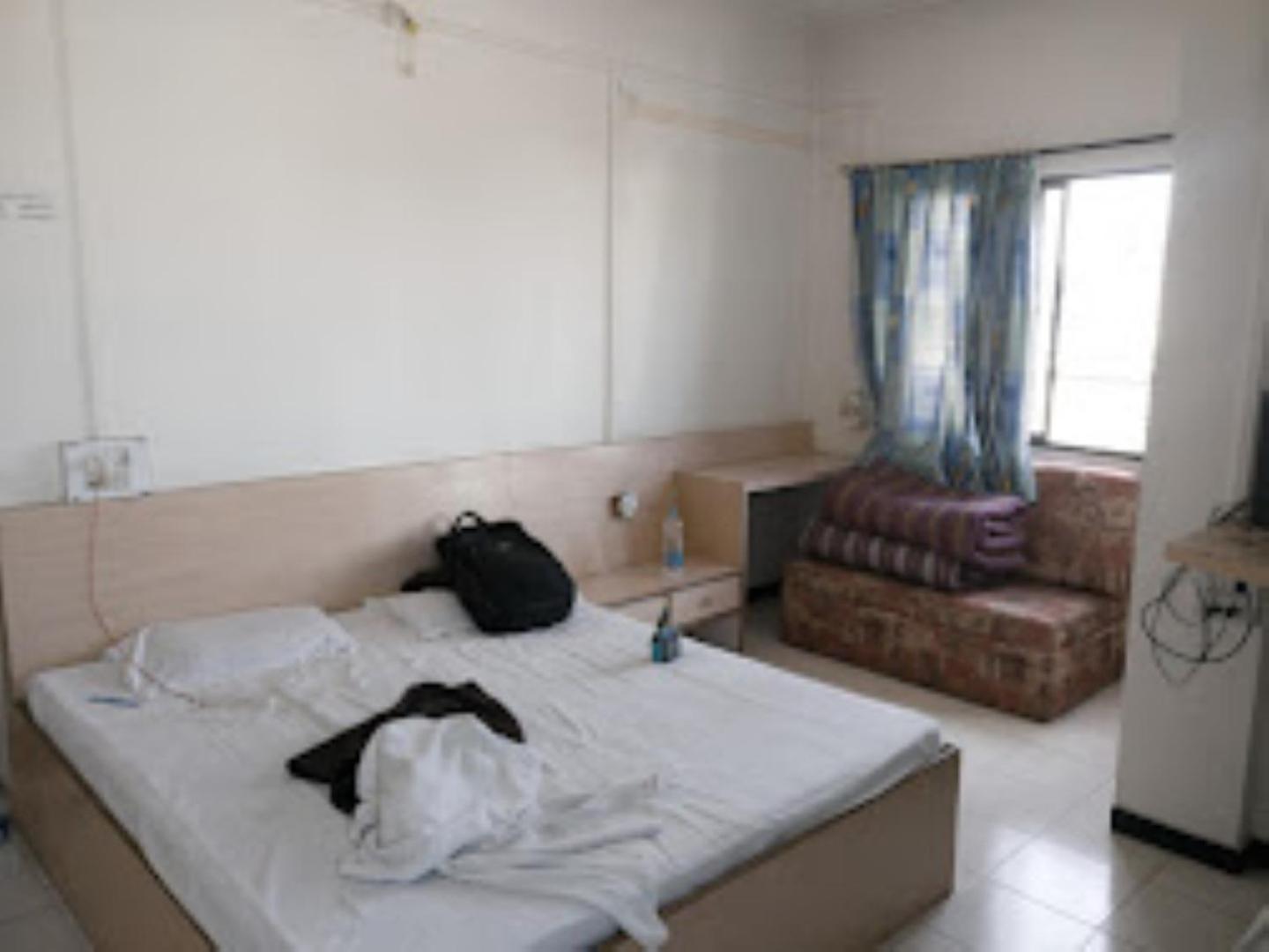 נאסיק Hotel Rahi מראה חיצוני תמונה